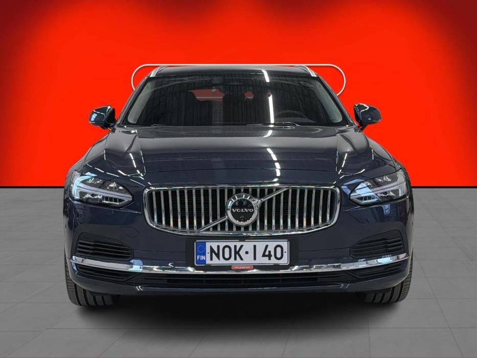VOLVO V90 2025