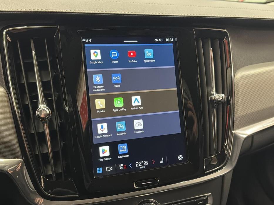 VOLVO V90 2025