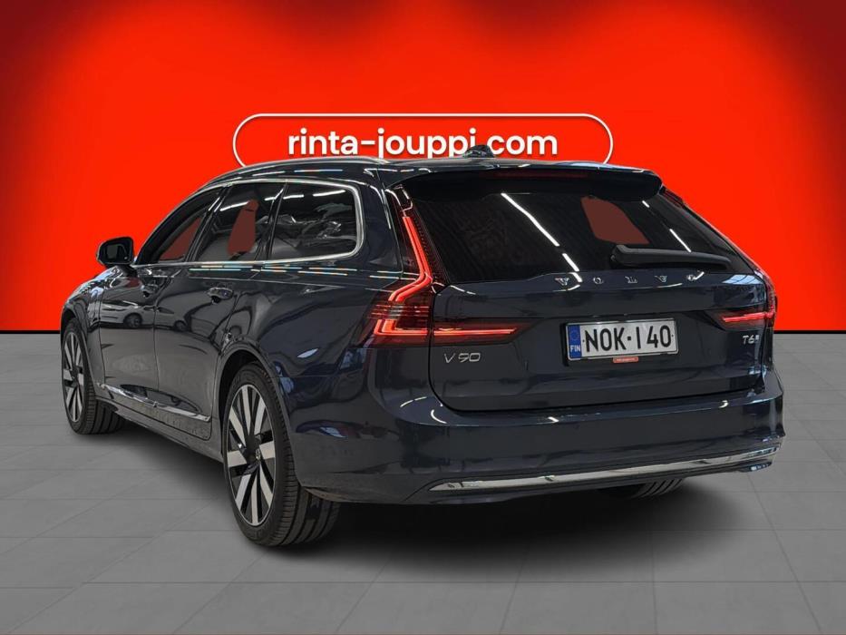 VOLVO V90 2025