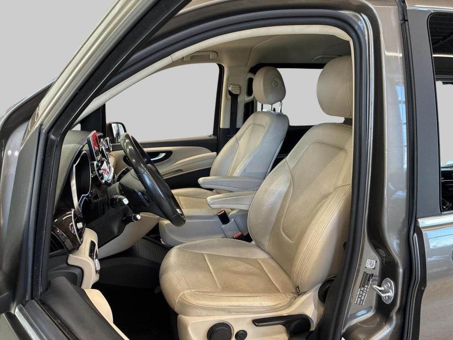 MERCEDES-BENZ V 2015