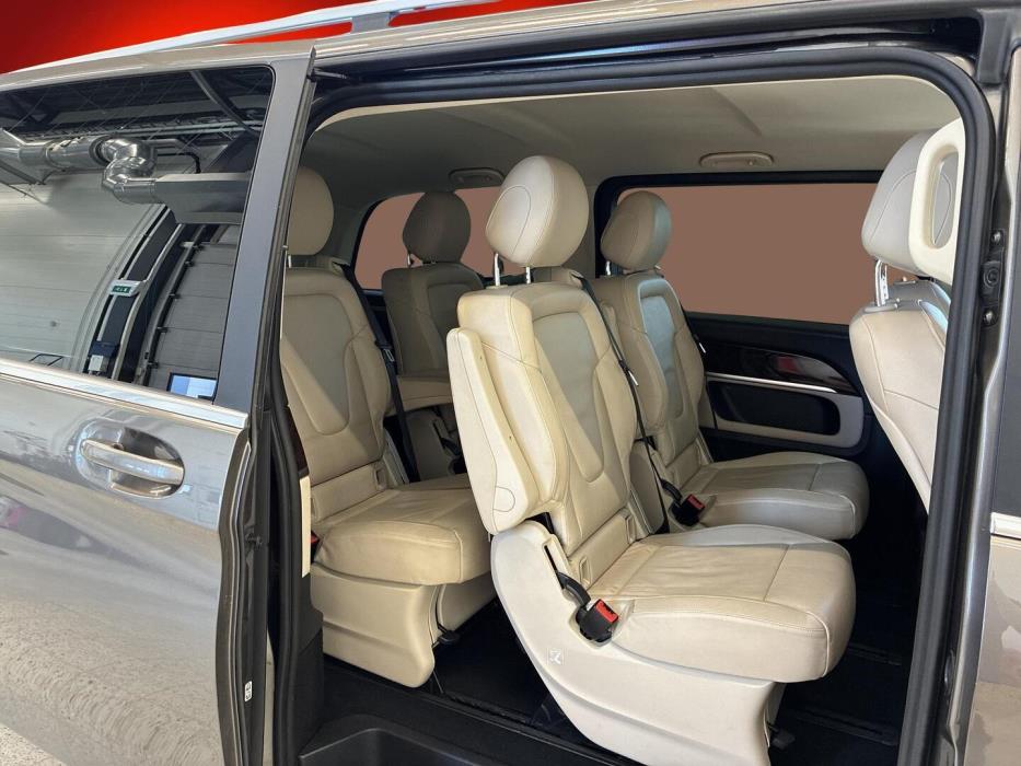 MERCEDES-BENZ V 2015
