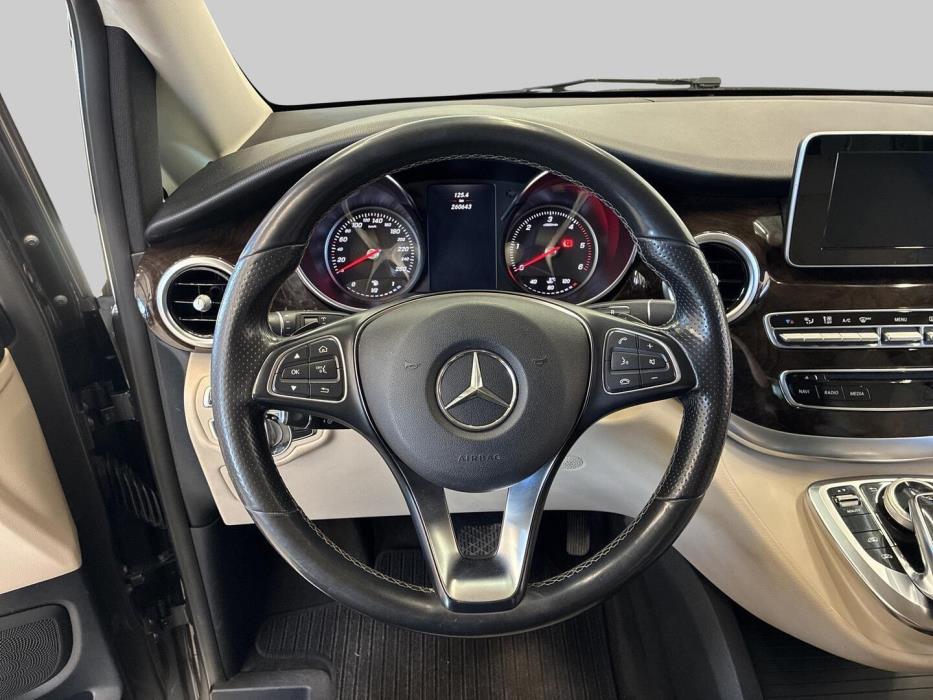 MERCEDES-BENZ V 2015