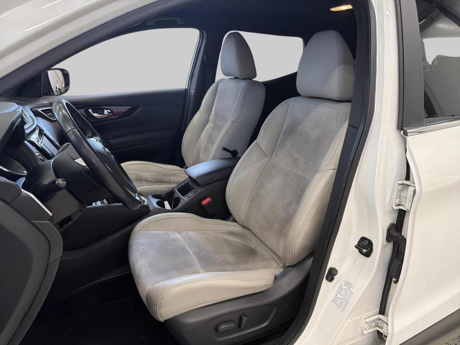 NISSAN Qashqai 2017