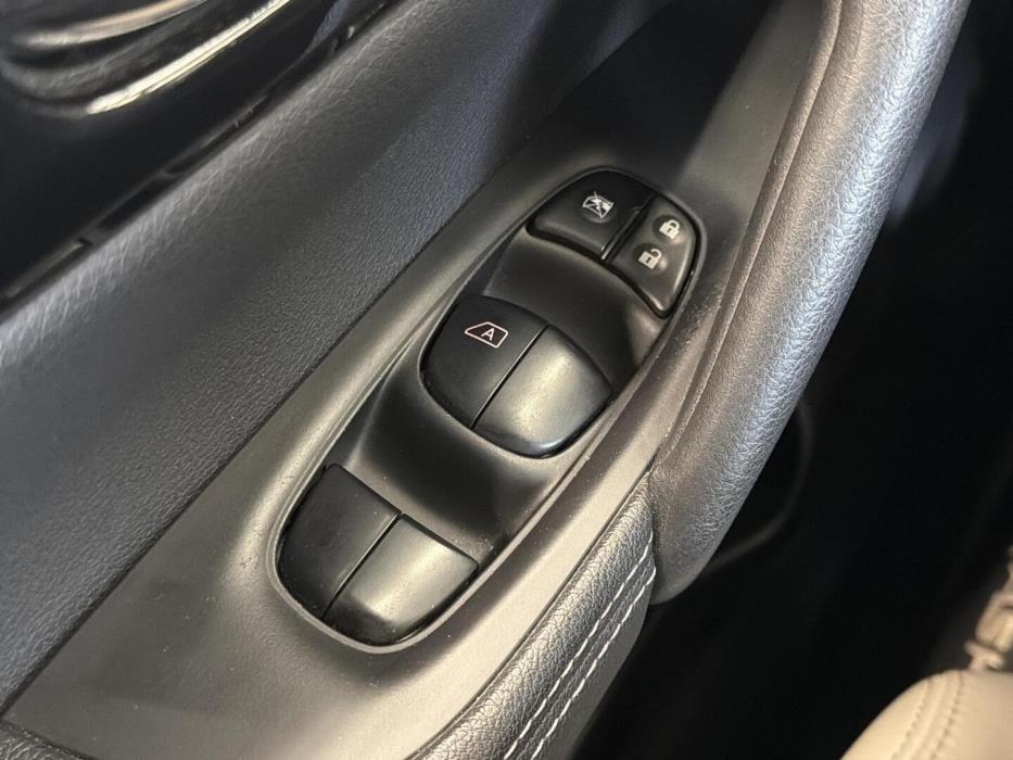 NISSAN Qashqai 2017