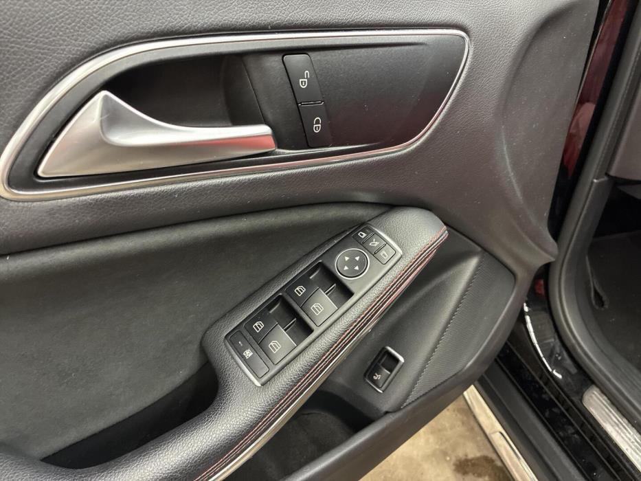 MERCEDES-BENZ GLA 2017