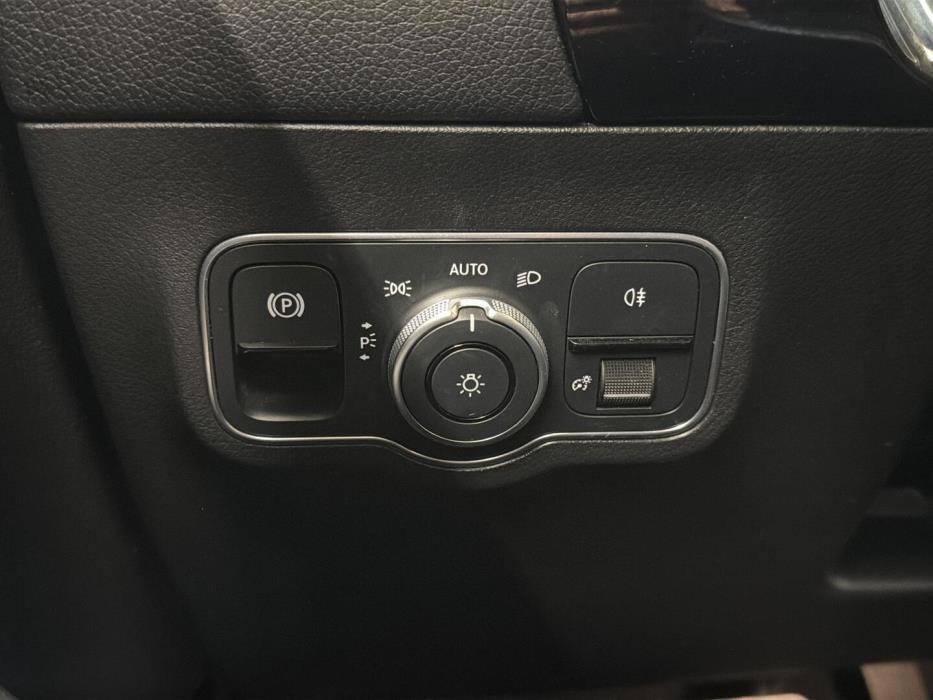 MERCEDES-BENZ B 2021
