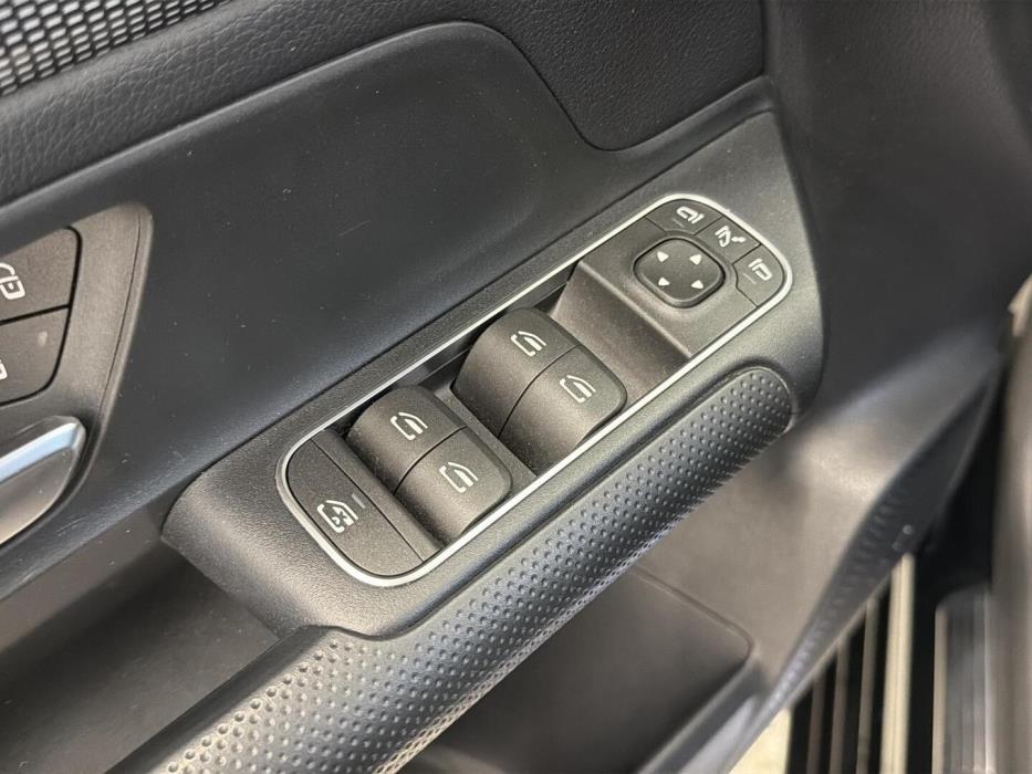 MERCEDES-BENZ B 2021