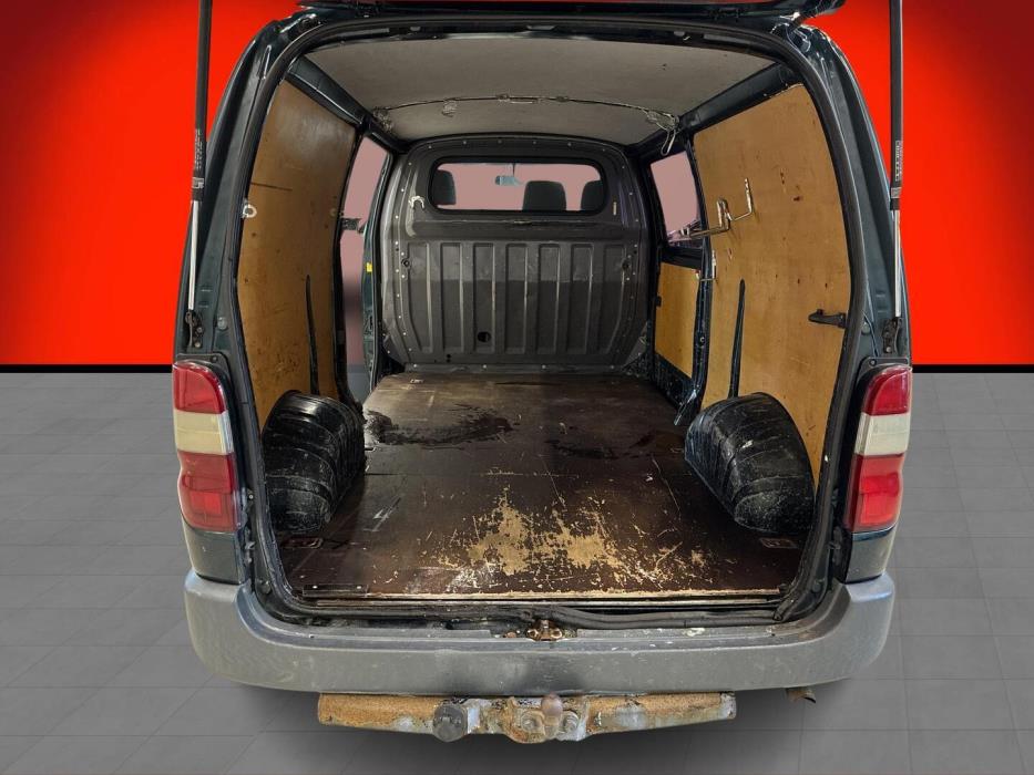 TOYOTA Hiace 2005