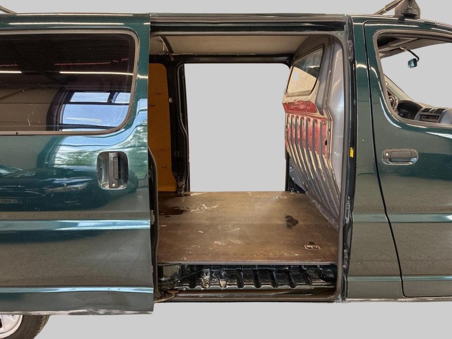 TOYOTA Hiace 2005