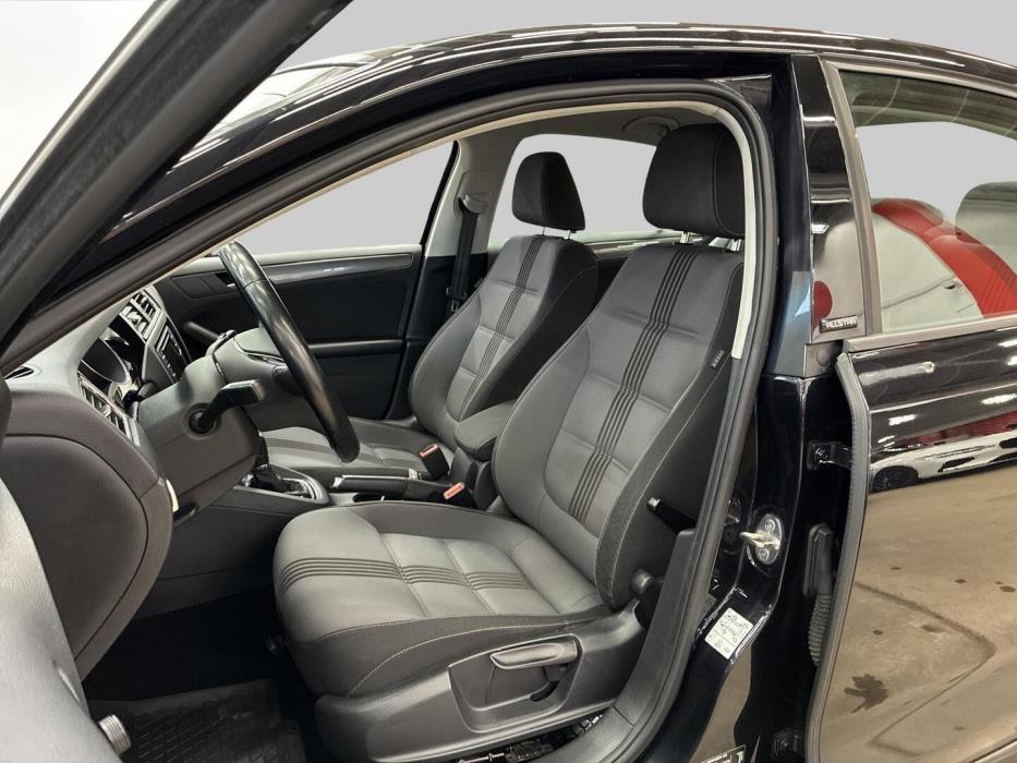 VOLKSWAGEN Jetta 2016