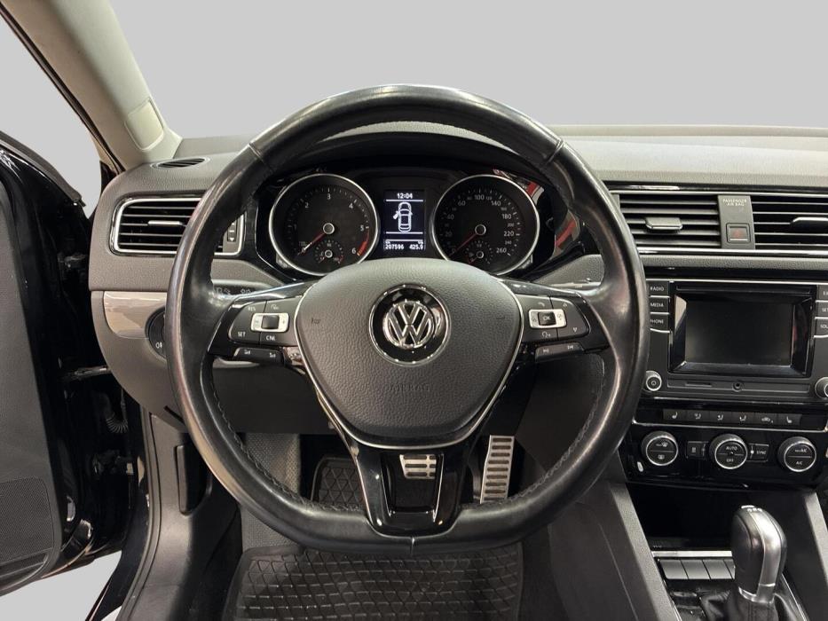 VOLKSWAGEN Jetta 2016