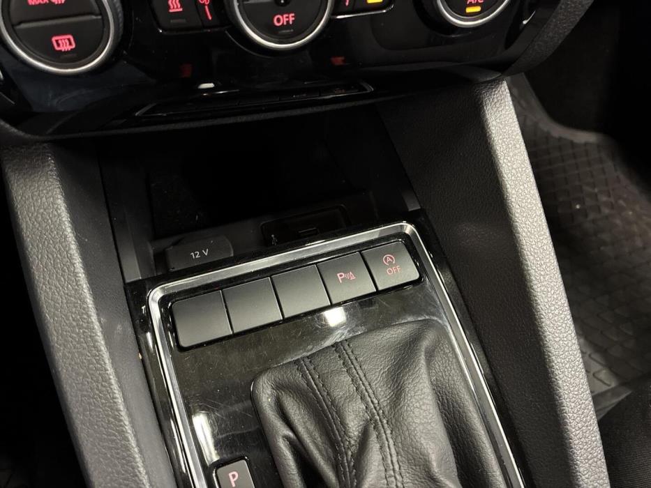 VOLKSWAGEN Jetta 2016