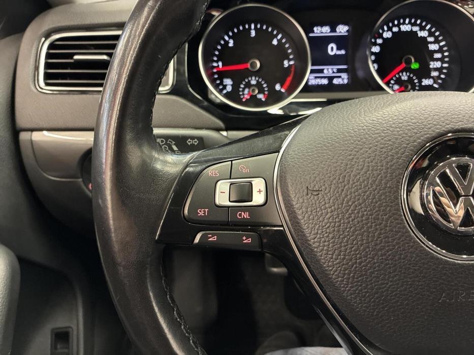 VOLKSWAGEN Jetta 2016