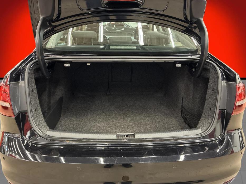 VOLKSWAGEN Jetta 2016