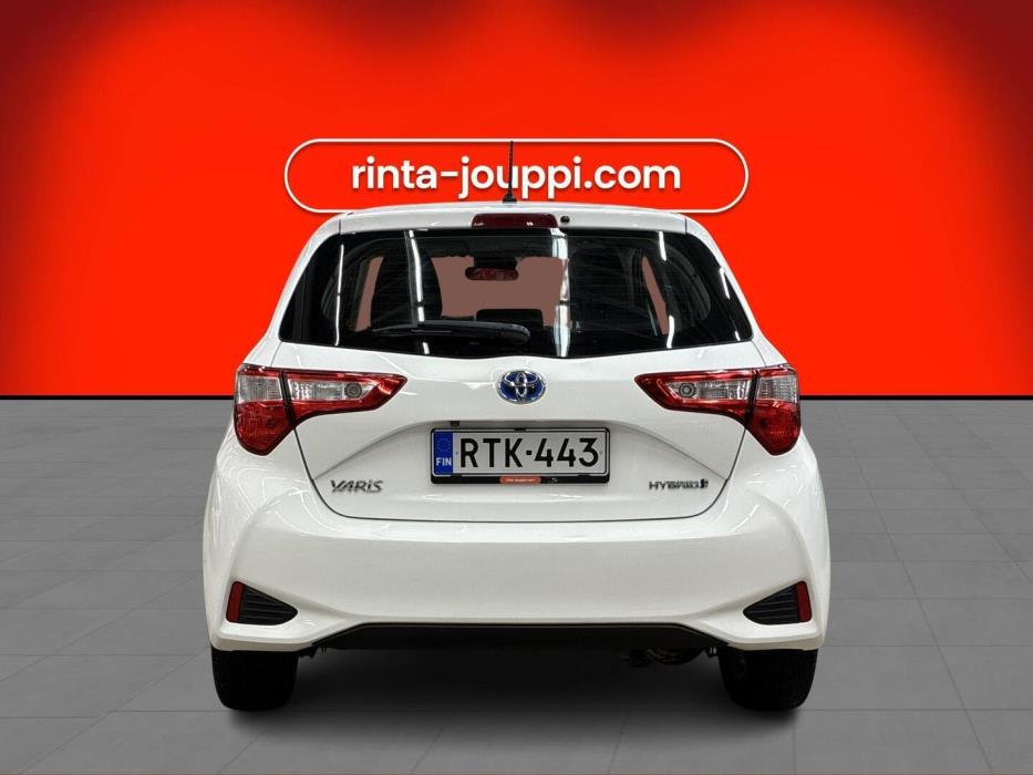 TOYOTA Yaris 2017