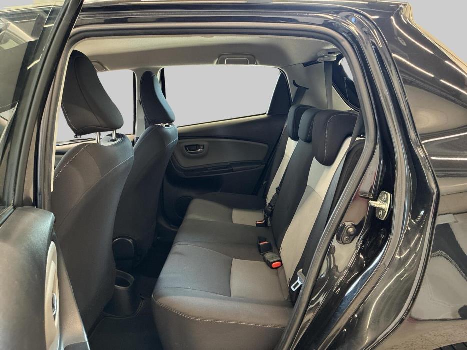 TOYOTA Yaris 2017