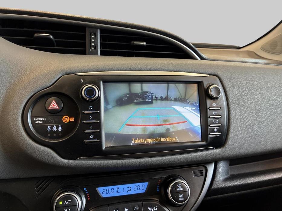 TOYOTA Yaris 2017