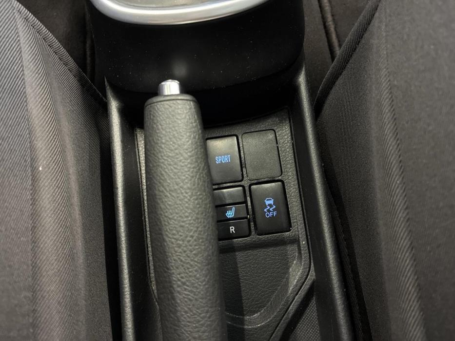 TOYOTA Yaris 2017