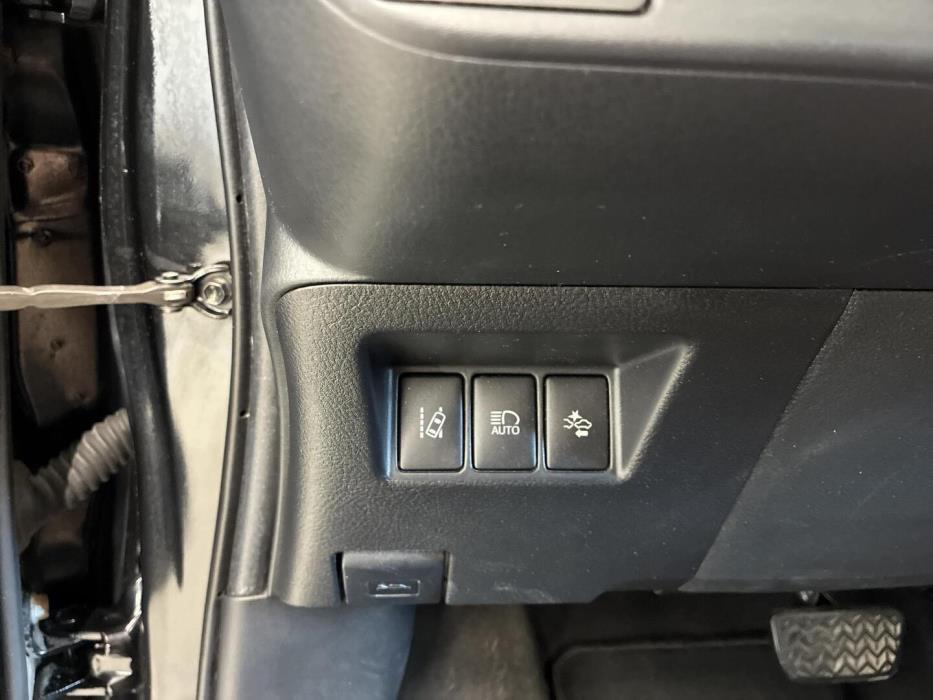 TOYOTA Yaris 2017