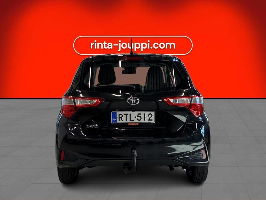 TOYOTA Yaris 2017