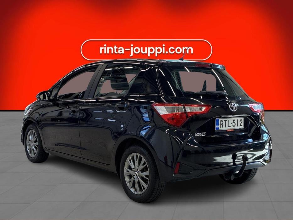TOYOTA Yaris 2017