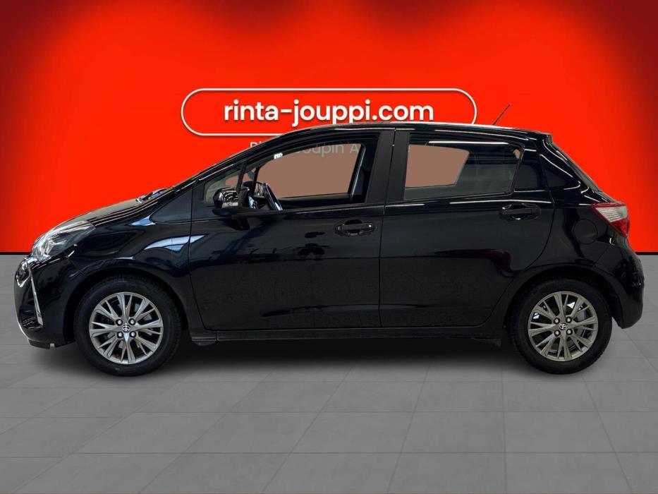 TOYOTA Yaris 2017