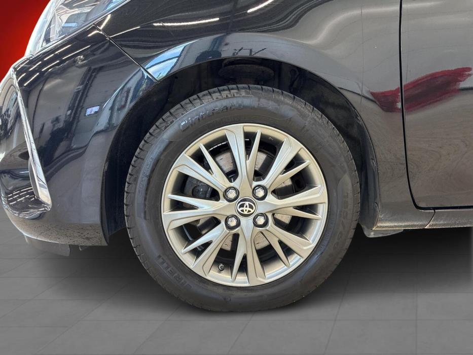 TOYOTA Yaris 2017