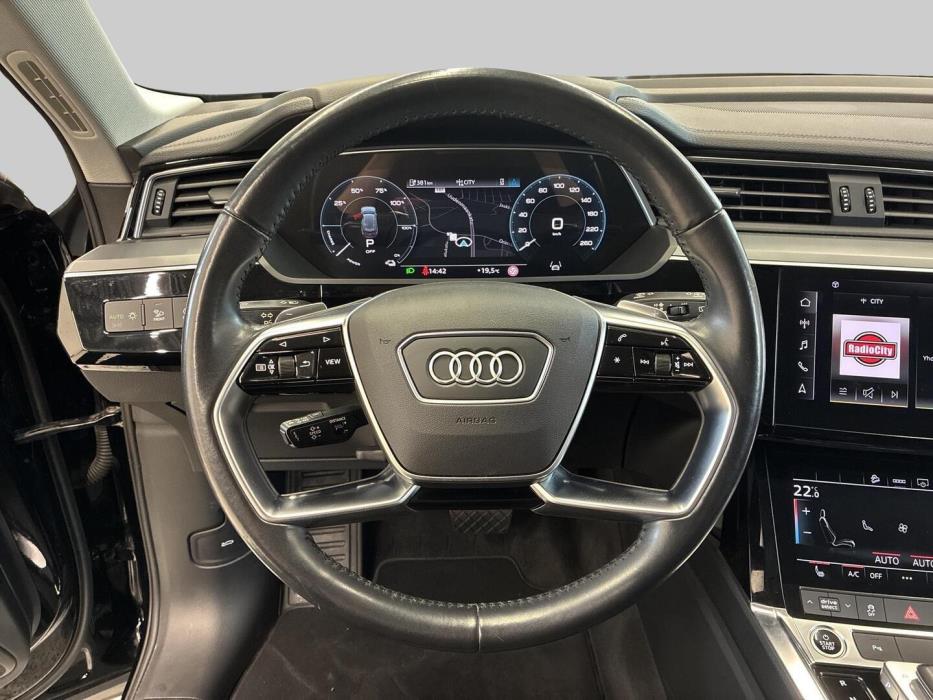 AUDI e-tron 2021