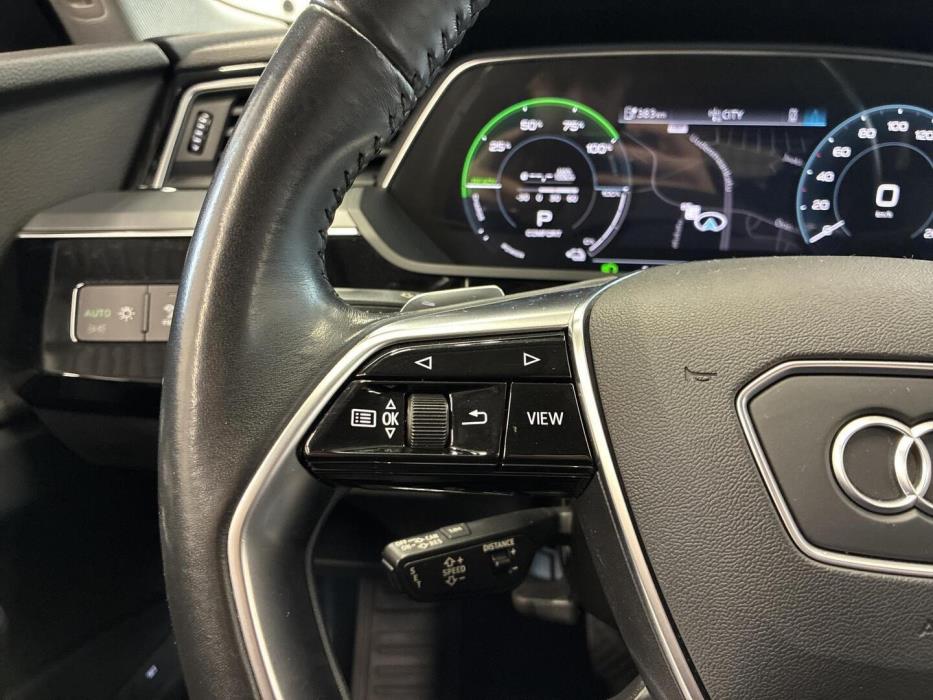 AUDI e-tron 2021