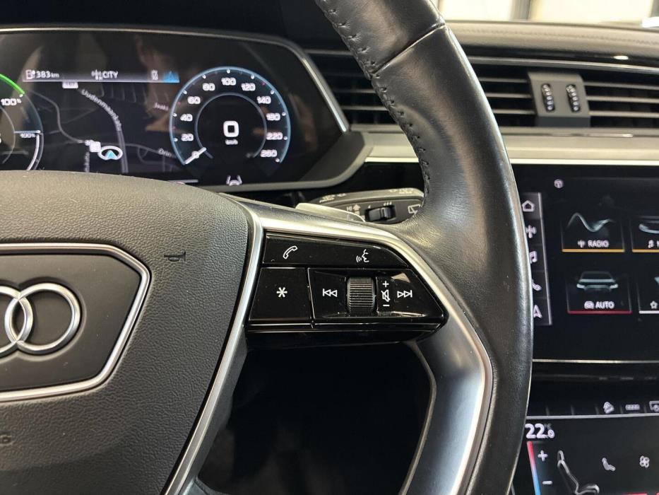 AUDI e-tron 2021