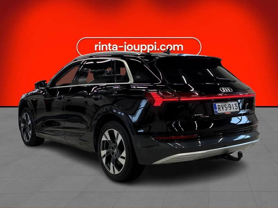 AUDI e-tron 2021