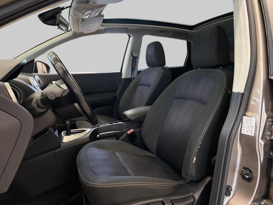NISSAN Qashqai 2012