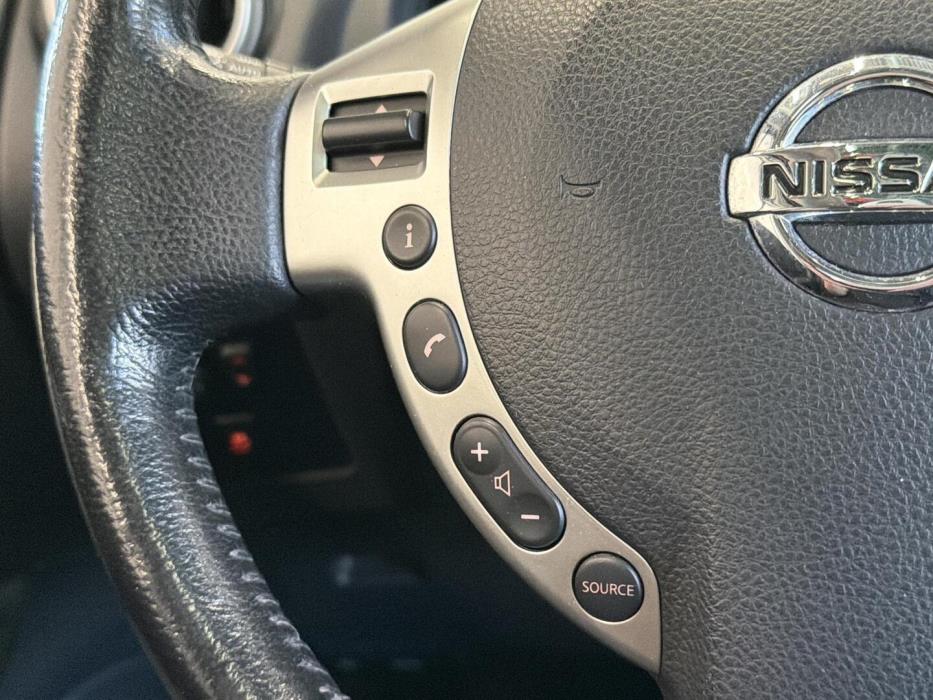 NISSAN Qashqai 2012