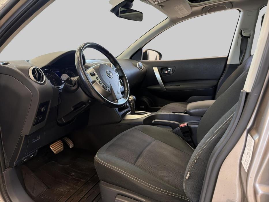NISSAN Qashqai 2012