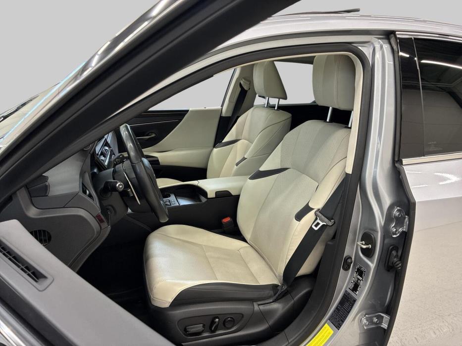 LEXUS ES 2024