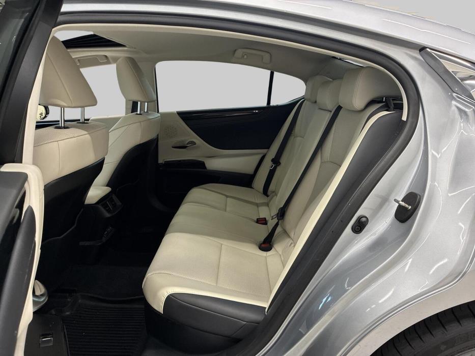 LEXUS ES 2024