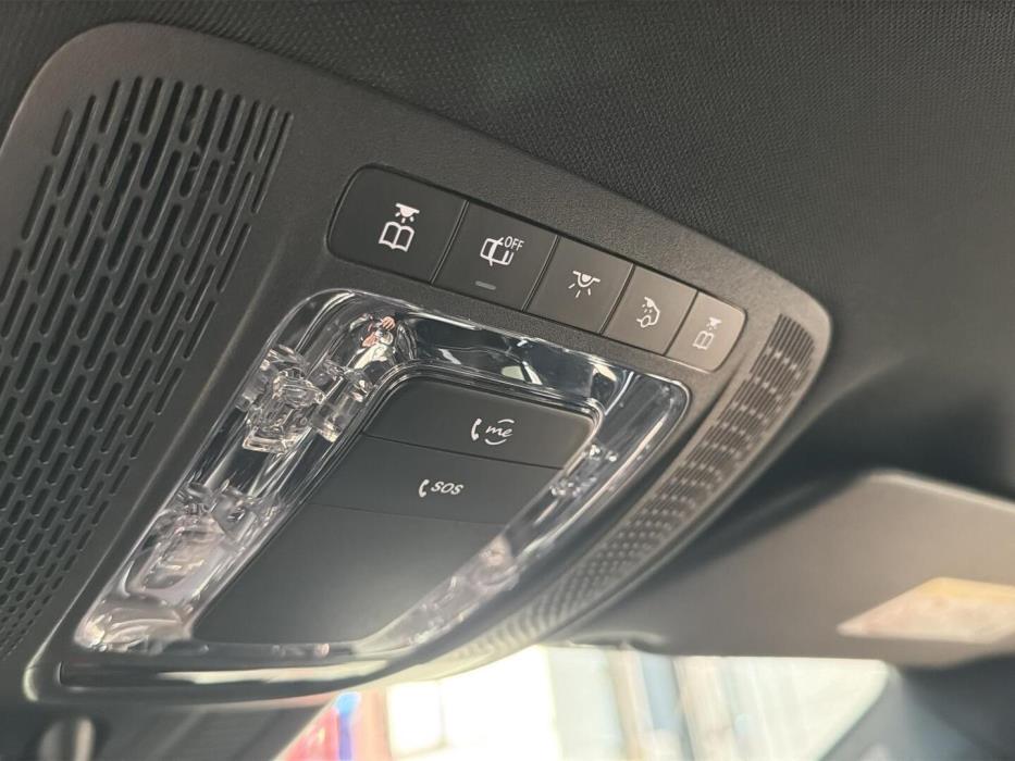 MERCEDES-BENZ EQA 2023