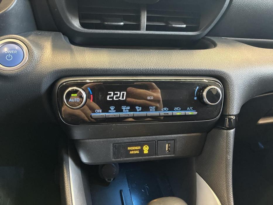 TOYOTA Yaris 2023