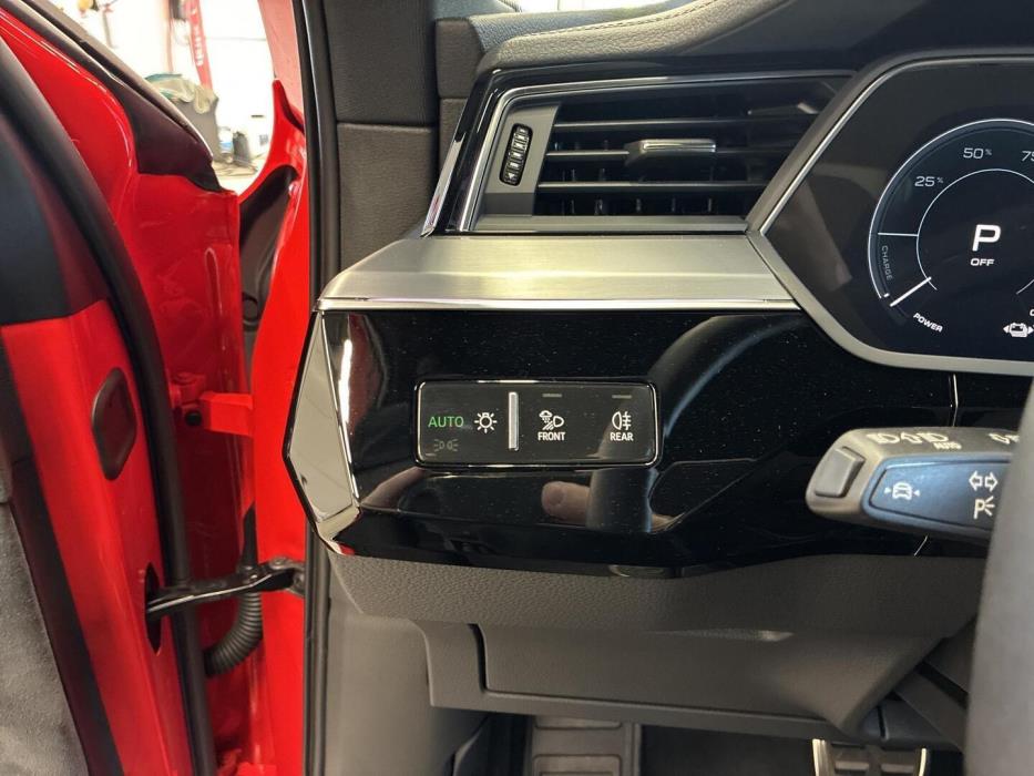 AUDI Q8 E-TRON 2024