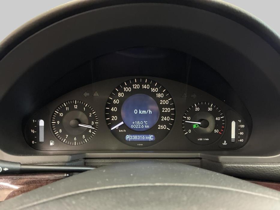 MERCEDES-BENZ E 2006