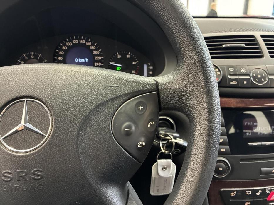 MERCEDES-BENZ E 2006