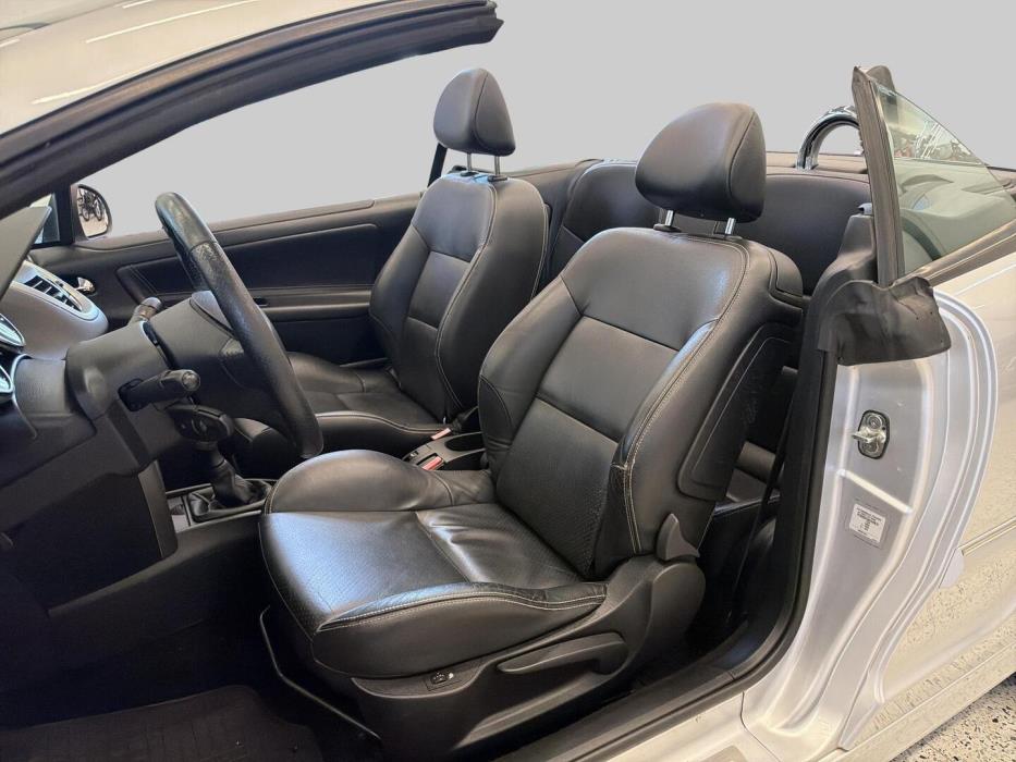 PEUGEOT 207 2010