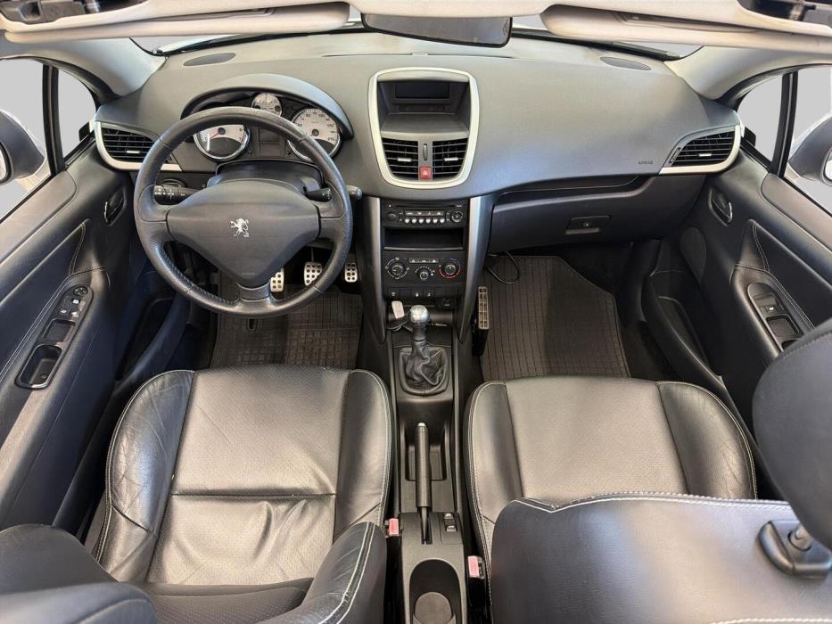 PEUGEOT 207 2010