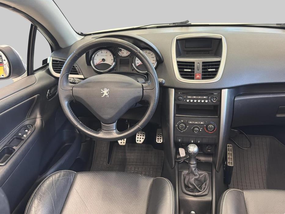 PEUGEOT 207 2010