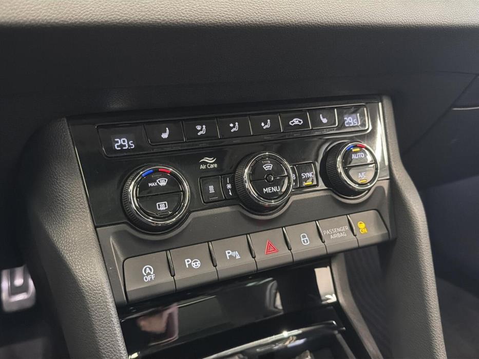 SKODA Karoq 2019