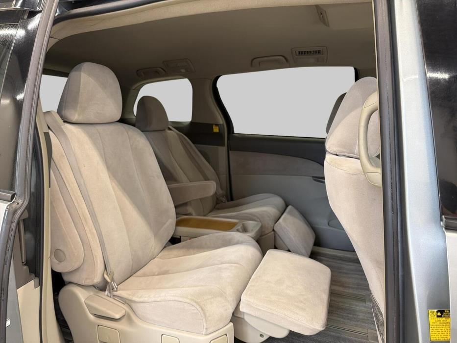 TOYOTA Estima 2007