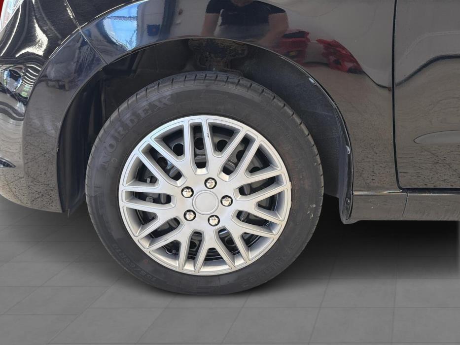 SUZUKI Alto 2011