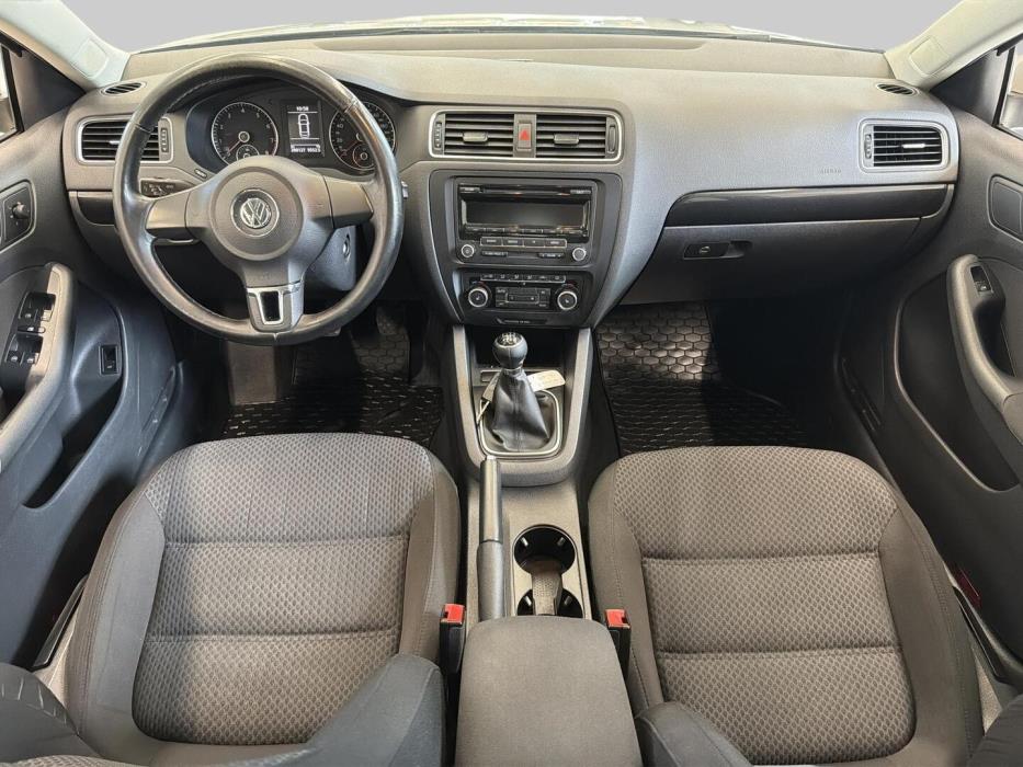 VOLKSWAGEN Jetta 2013