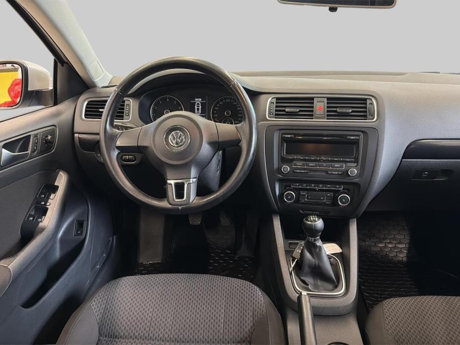 VOLKSWAGEN Jetta 2013