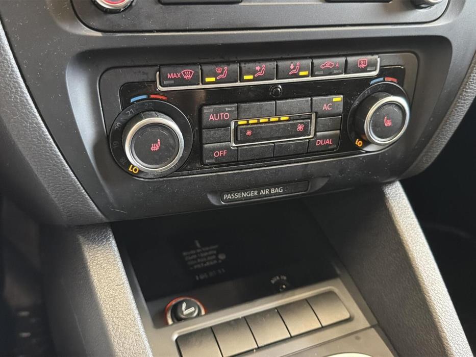 VOLKSWAGEN Jetta 2013